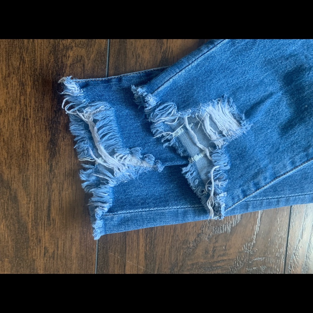 SIMPLE SOCIETY MIDRISE DISTRESS JEANS - Picture 7 of 7